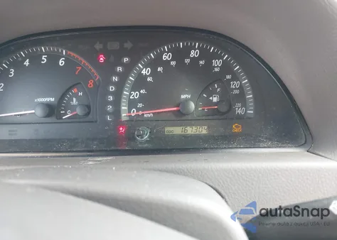 2004 Toyota Camry Le V6 z USA, uszkodzony, nr VIN 4T1BF32K44U575476